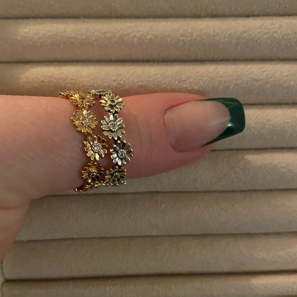 Pandora Sparkling Daisy Flower Crown Ring Duo